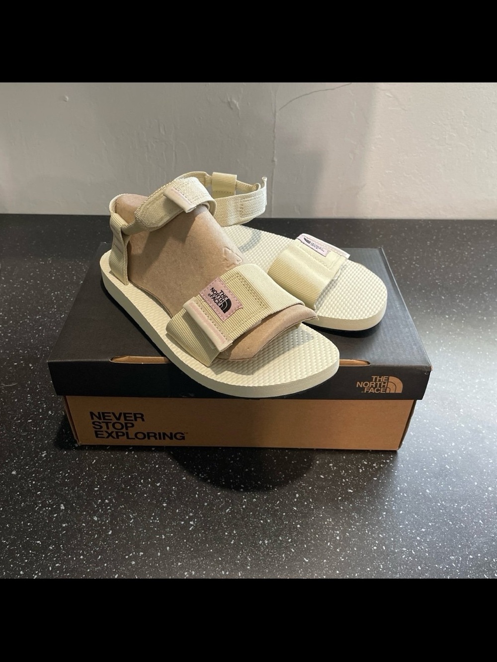 The north face brand new in box skeena sandal II size 8